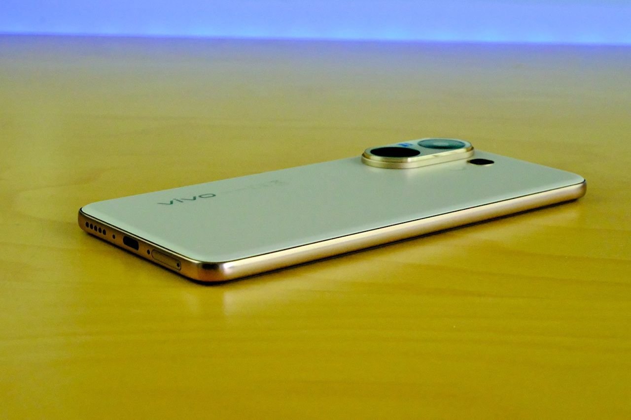 Vivo V70 FE Geekbench’te tespit edildi: Dimensity 7300 ve Android 16 özellikleri belirlendi.