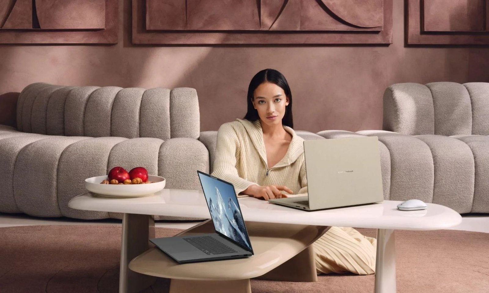 ASUS, yeni Zenbook A serisiyle Snapdragon dizüstü bilgisayar pazarında rekabeti artırıyor.