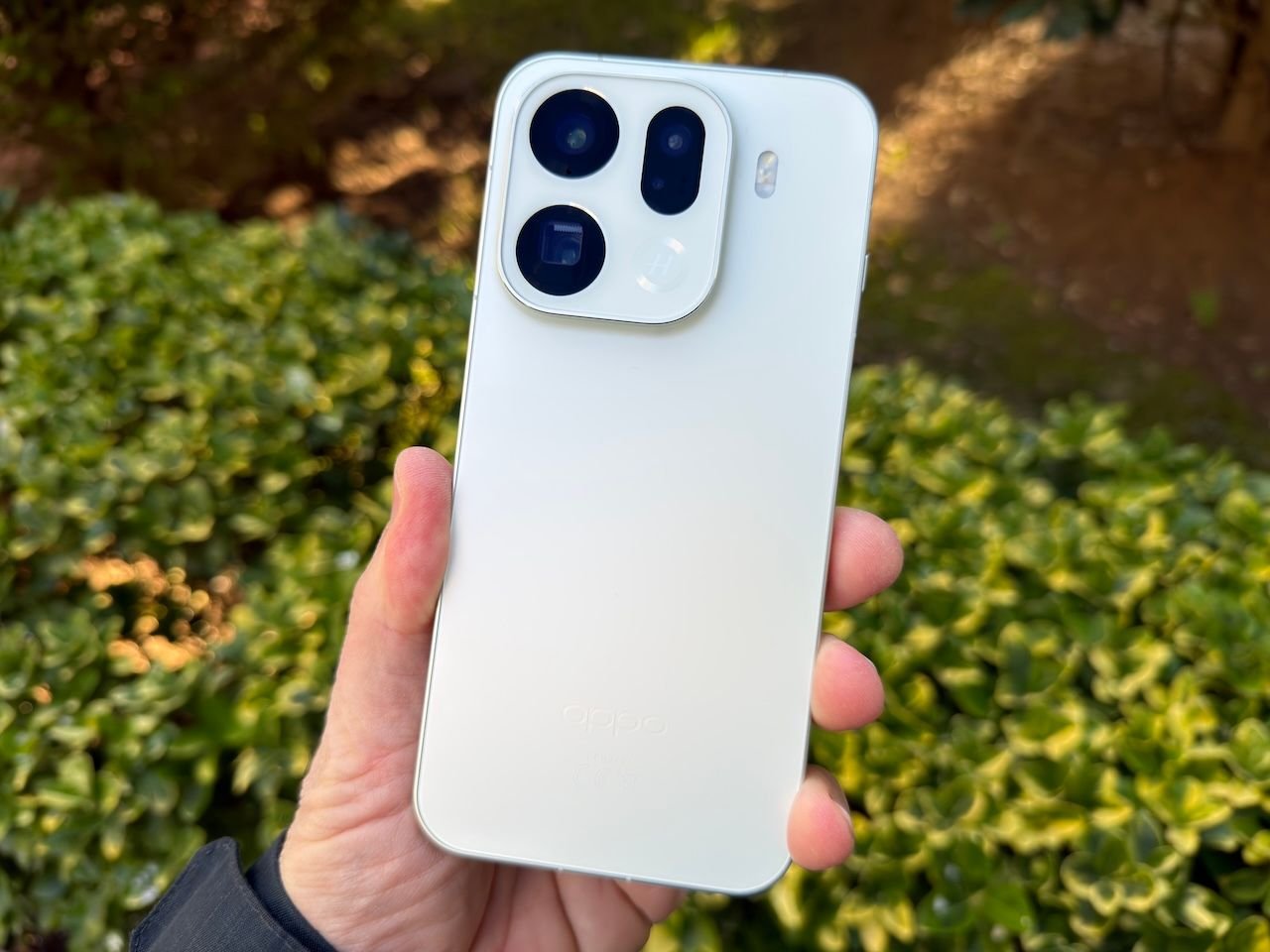 Oppo Find X10 Ultra, 2026 yılında piyasaya sürülmeyecek.