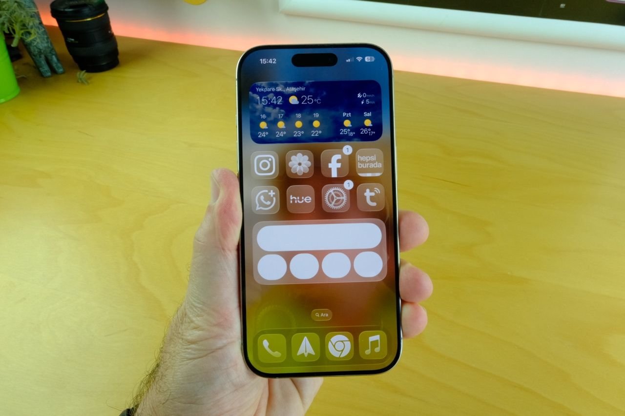 Apple, iOS 26.4.1 güncellemesini duyurarak iPhone kullanıcılarına çeşitli hata düzeltmeleri sunmuş oldu.