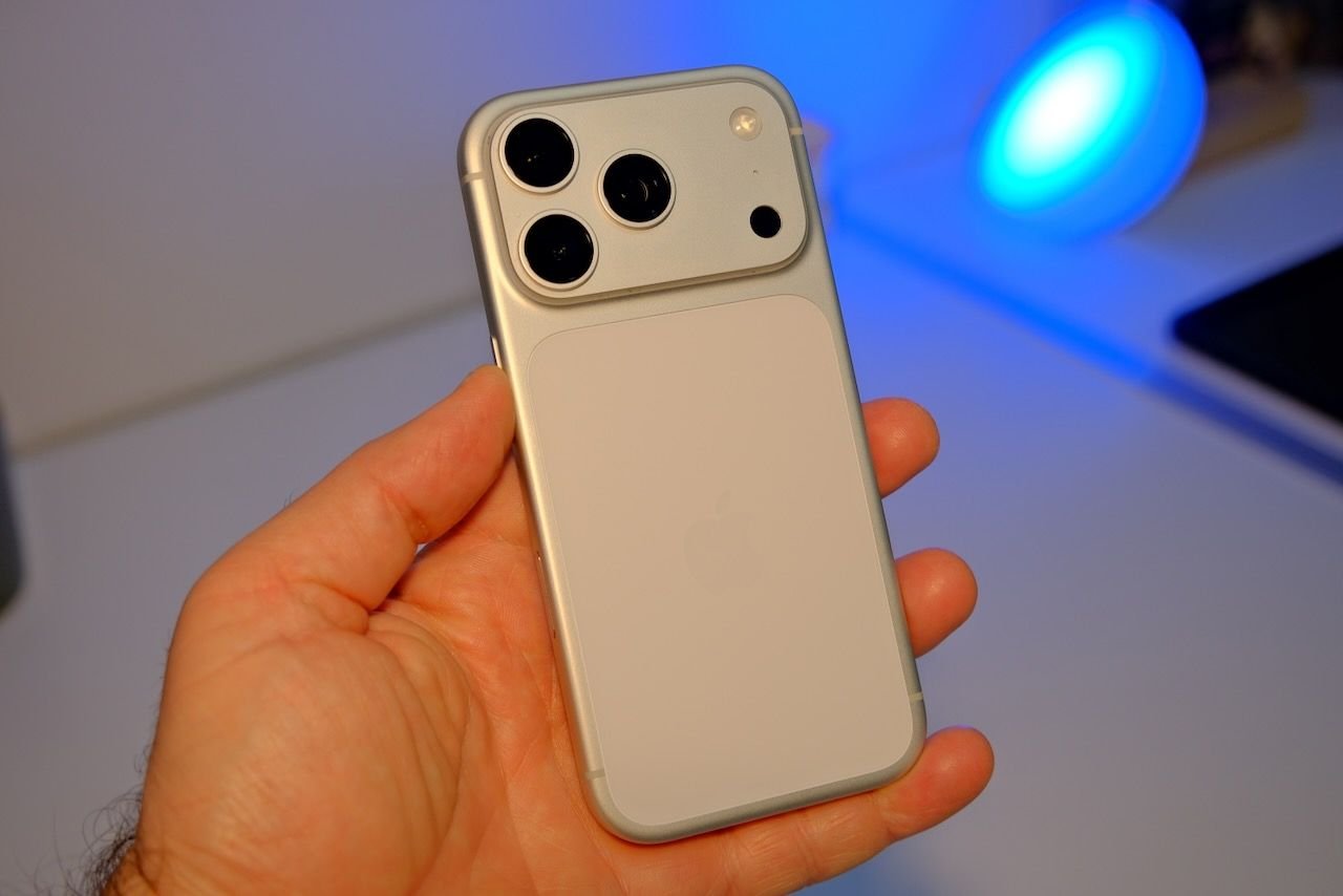 Küresel akıllı telefon pazarında yaşanan düşüşte, Apple ve Samsung’un pazar paylarının arttığı gözlemleniyor.
