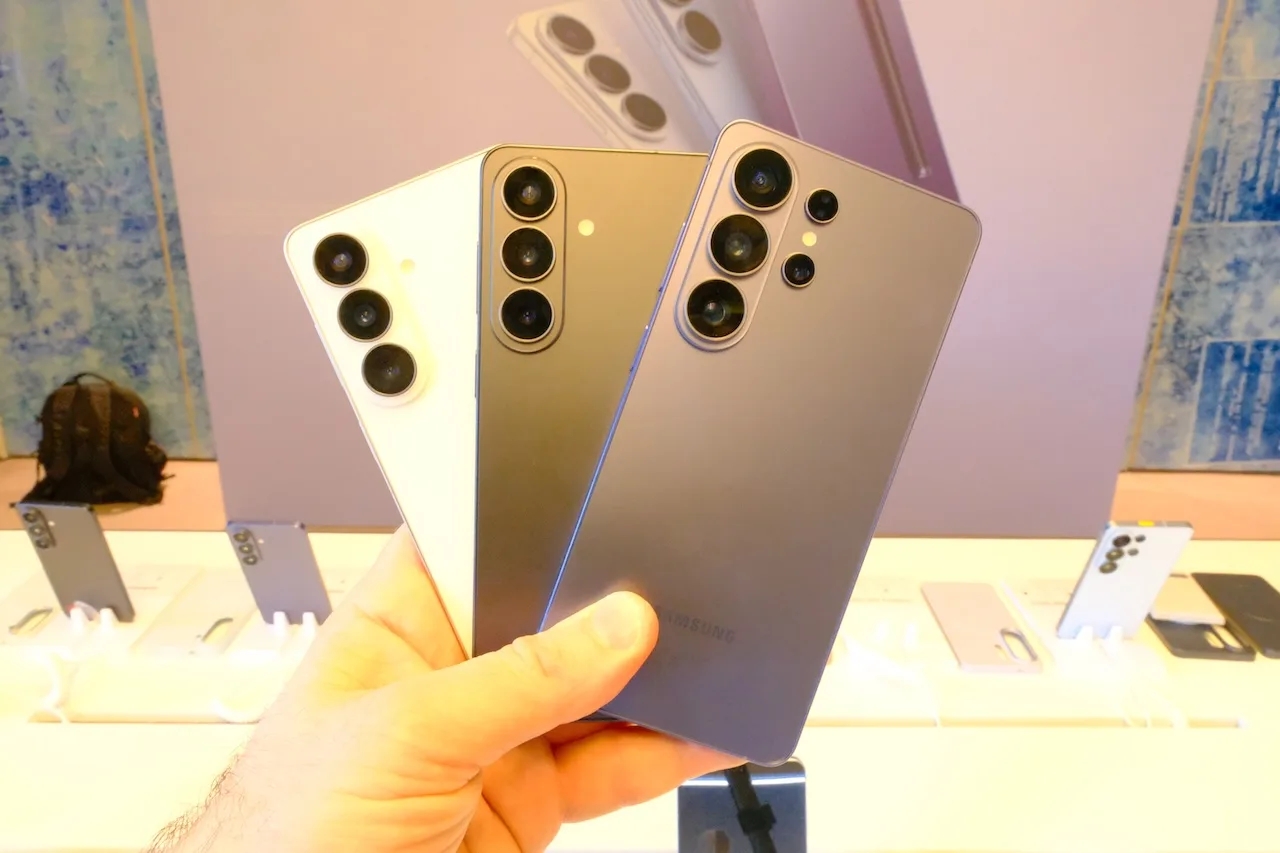 Galaxy S26’nın satışları, ilk haftalarda beklentilerin üzerinde performans gösterdi.