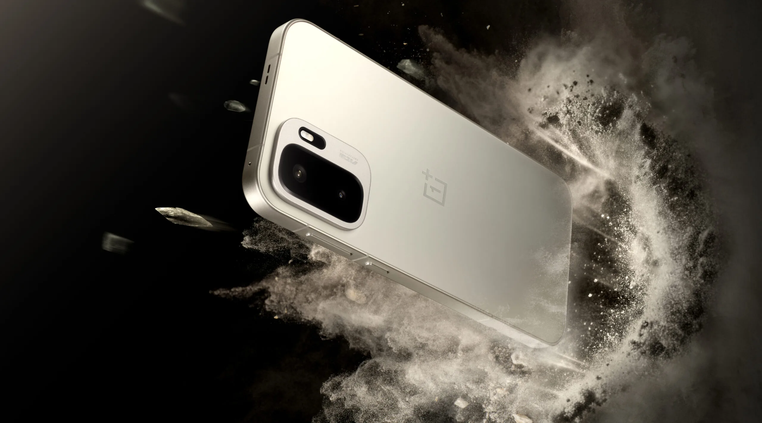 OnePlus Ace 6 Ultra, 165 fps oyun performansı ile piyasaya tanıtıldı.