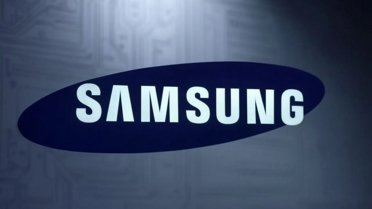 Samsung, LPDDR4 bellek modüllerinin üretimini durduruyor ve giriş seviyesi akıllı telefonlarda LPDDR5 bellek teknolojisine geçiş yapıyor.