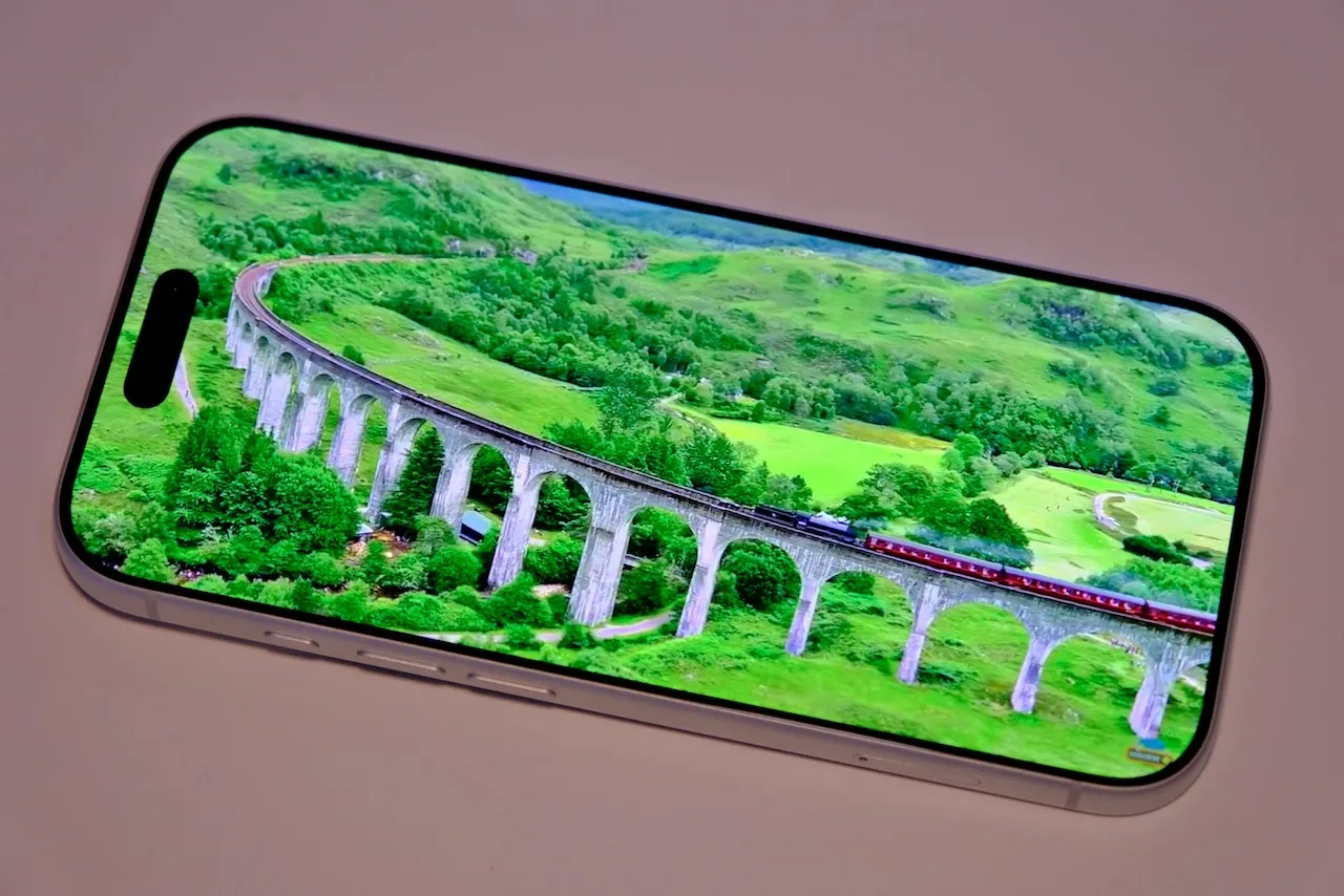 Samsung’un holografik ekran teknolojisi, iPhone’a entegre edilebilir.