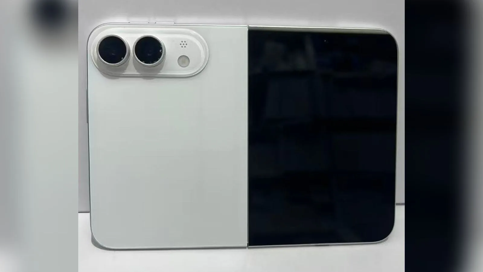 Apple’ın katlanabilir iPhone modelinin 2027 yılına ertelenmiş olabileceği bildiriliyor.